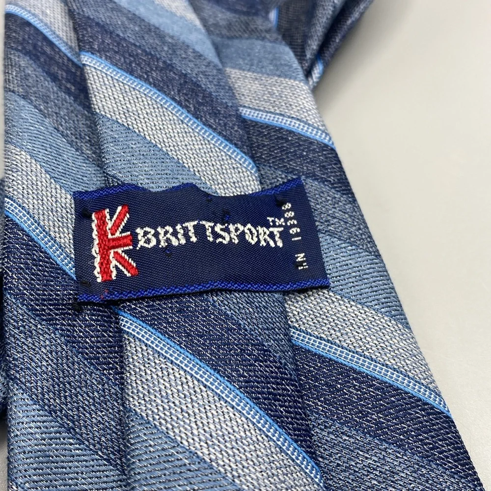 Vintage 1940s British rayon cravat necktie 58”x3” short Mens tie blue stripes - Picture 4 of 4